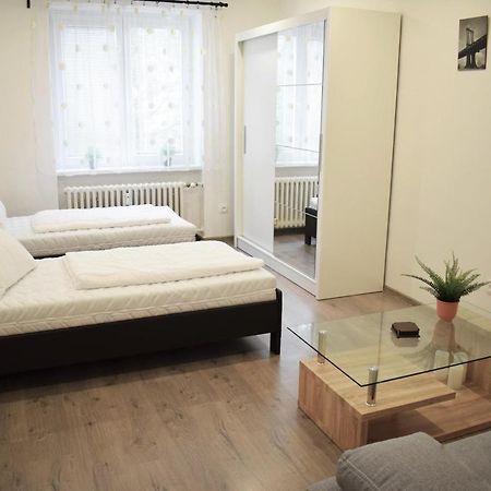 Center City Apartment II Nitra Bagian luar foto